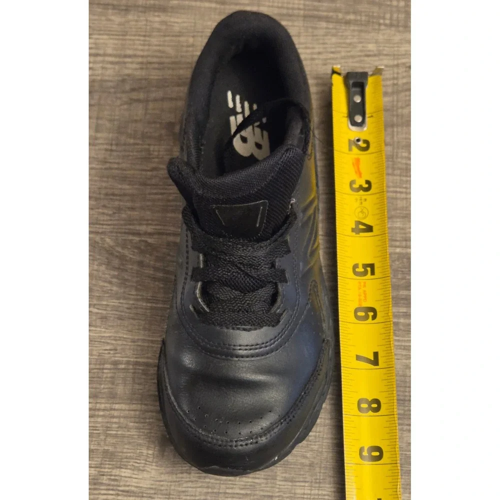 New‎ Balance 680 Lace Up Running Shoes Youth Size 4 Triple Black